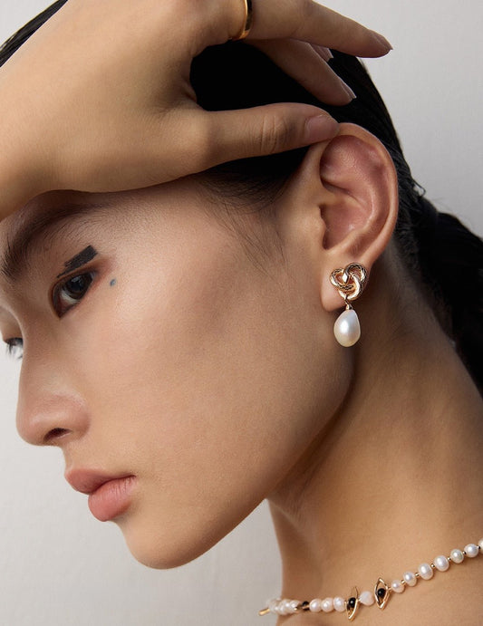 Coral Embrace - Lierah