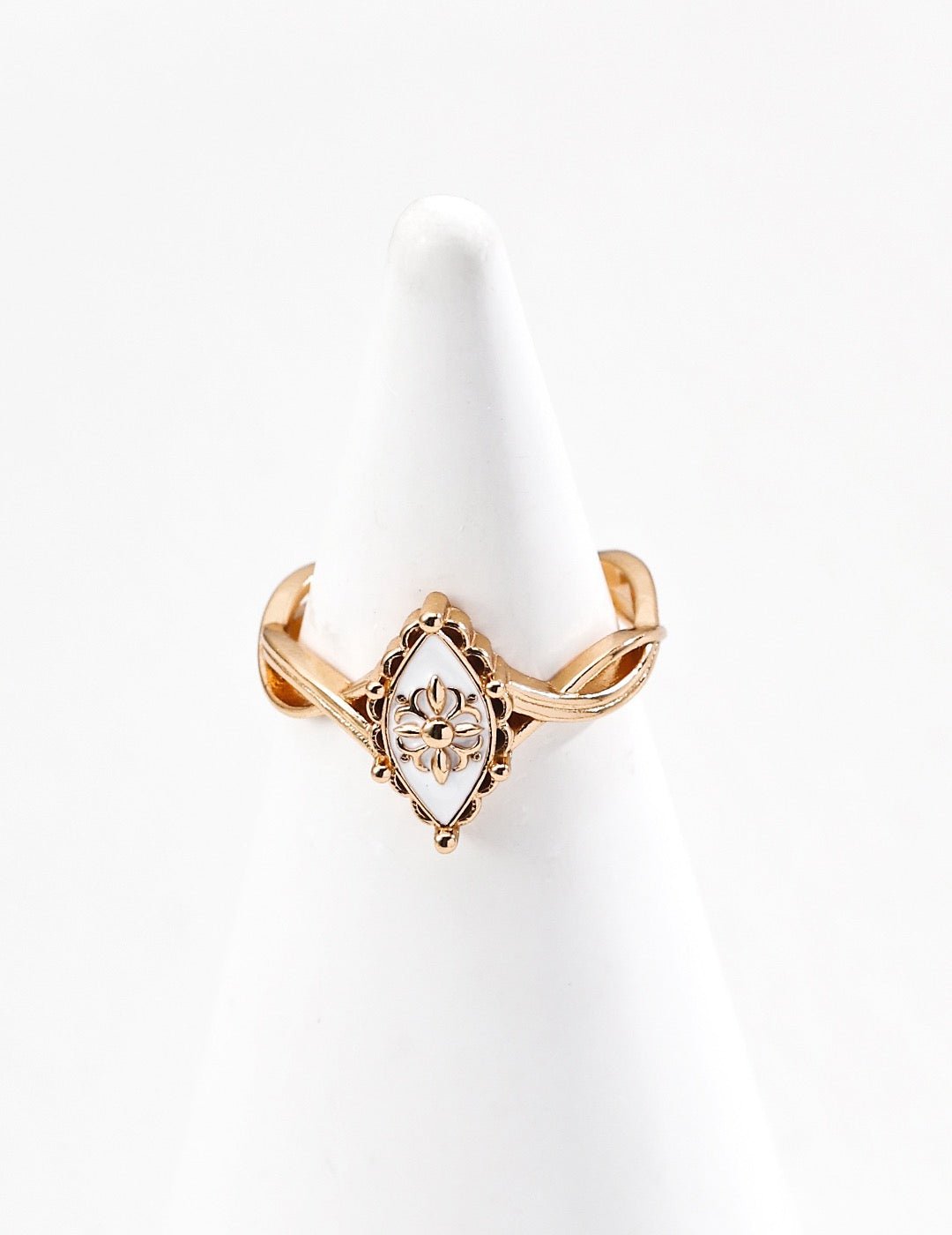 Ivory Bloom - Lierah