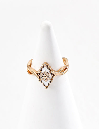 Ivory Bloom - Lierah