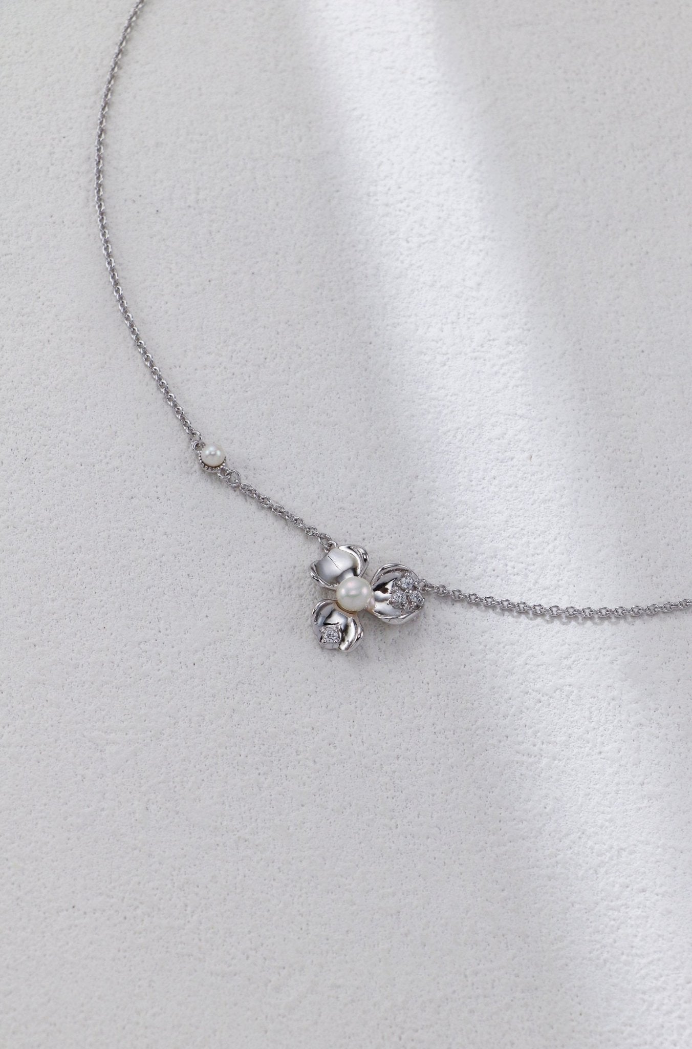 Lustre Bloom - Lierah