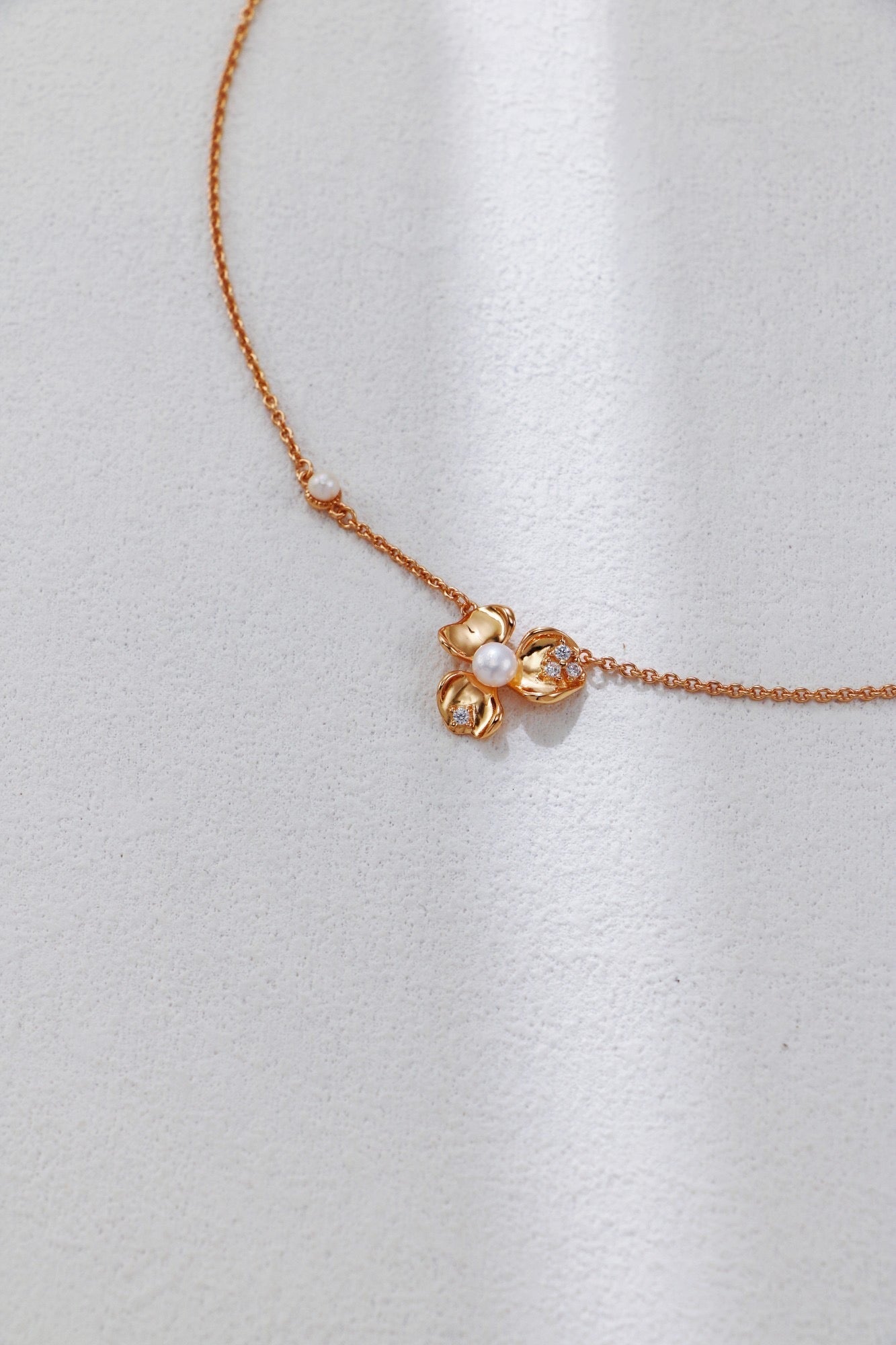 Lustre Bloom - Lierah