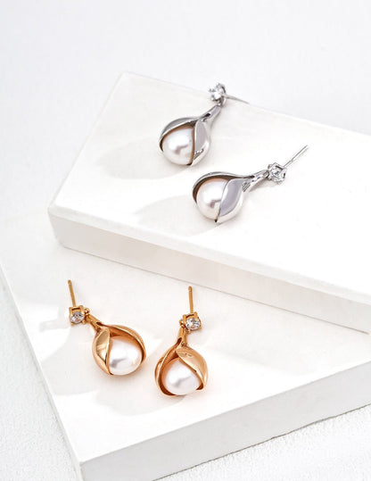 Pearl Embrace - Lierah