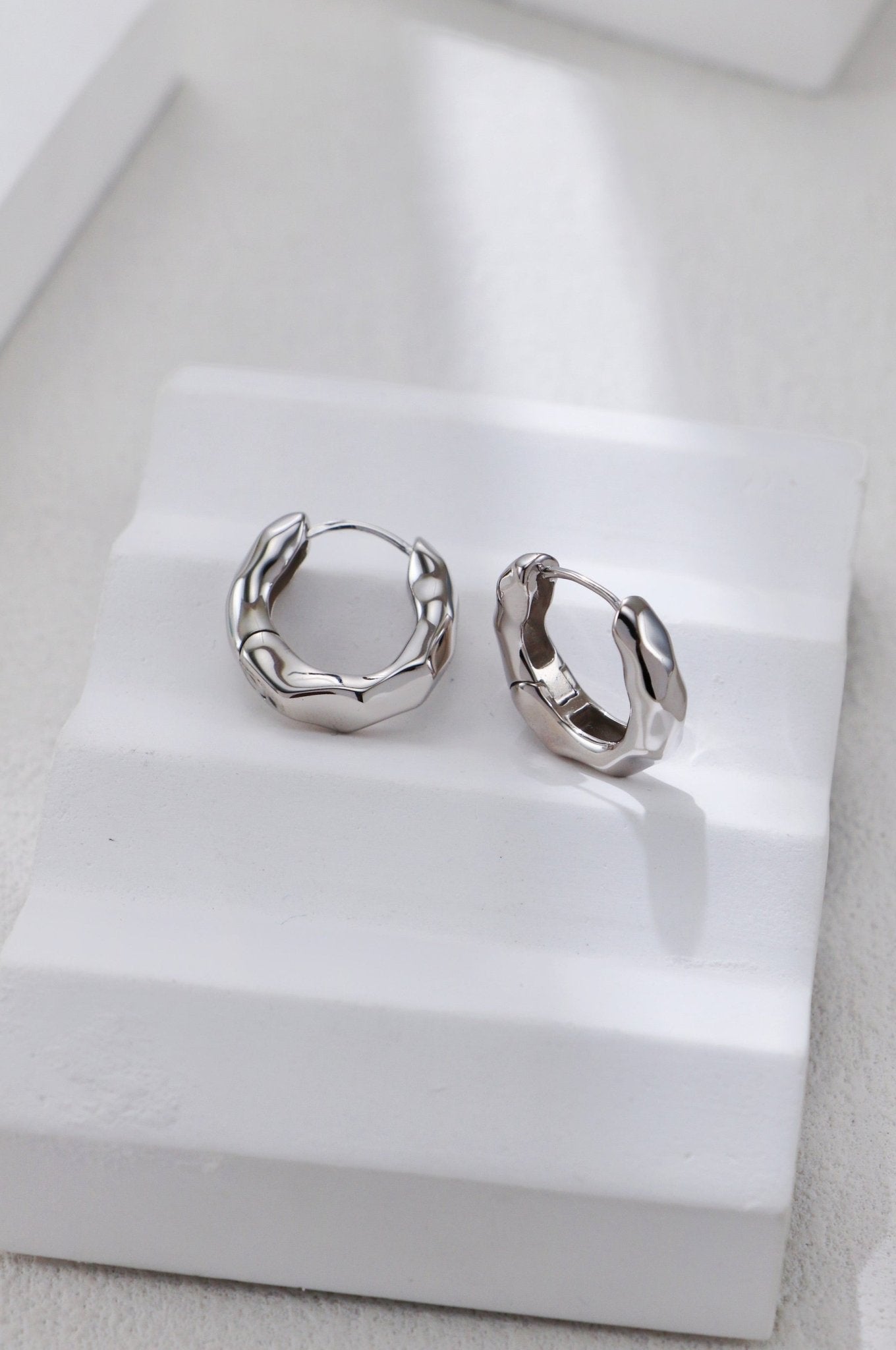 Sculpted Hoop - Lierah